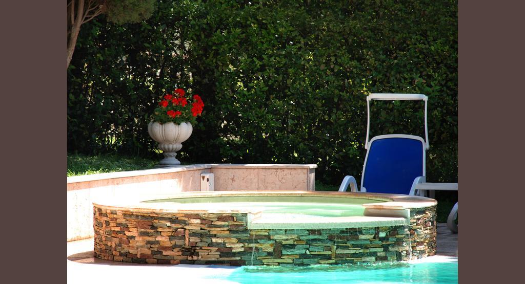 Hotel Desiree - Garda Lake Collection Sirmione Dış mekan fotoğraf