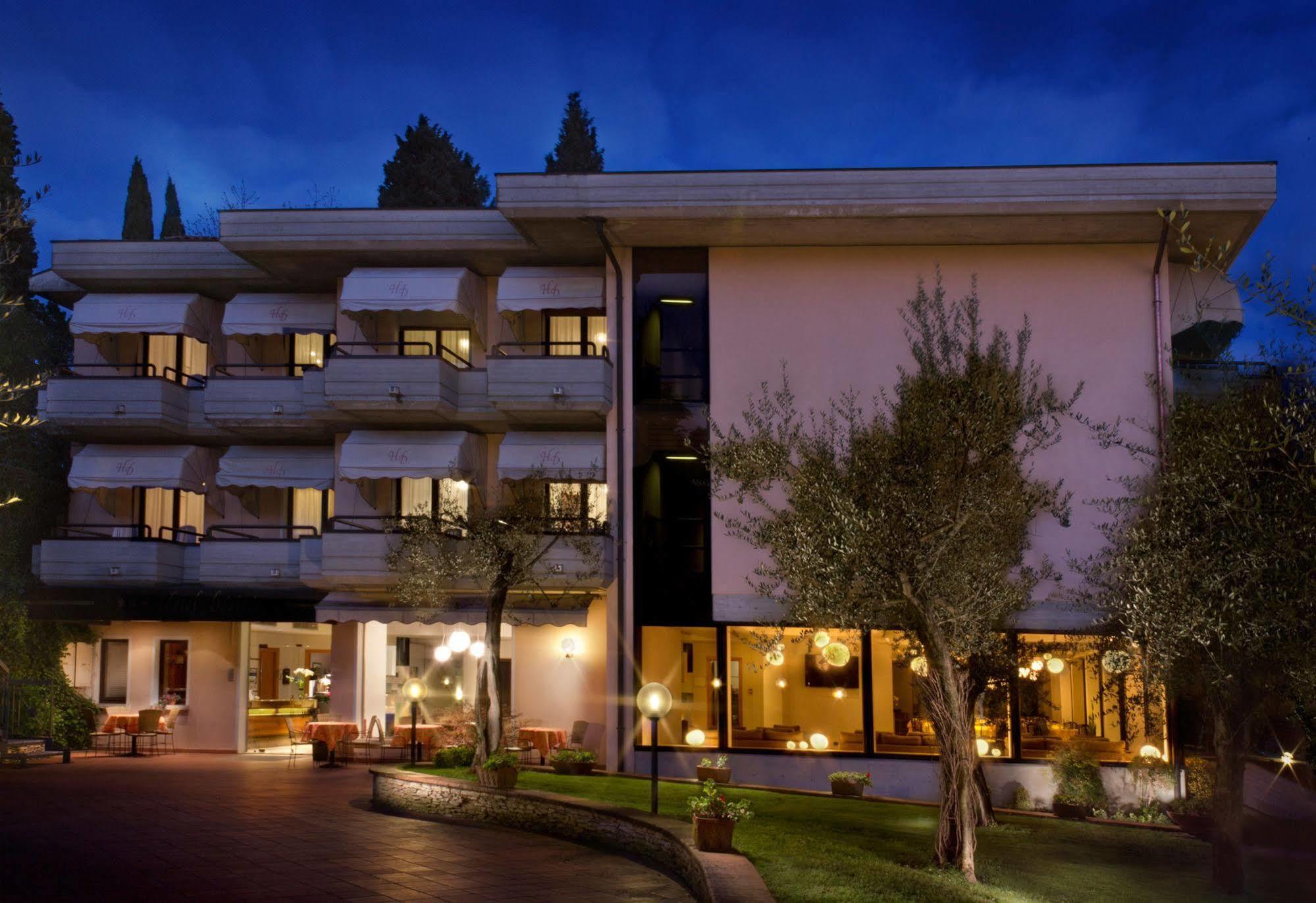 Hotel Desiree - Garda Lake Collection Sirmione Dış mekan fotoğraf